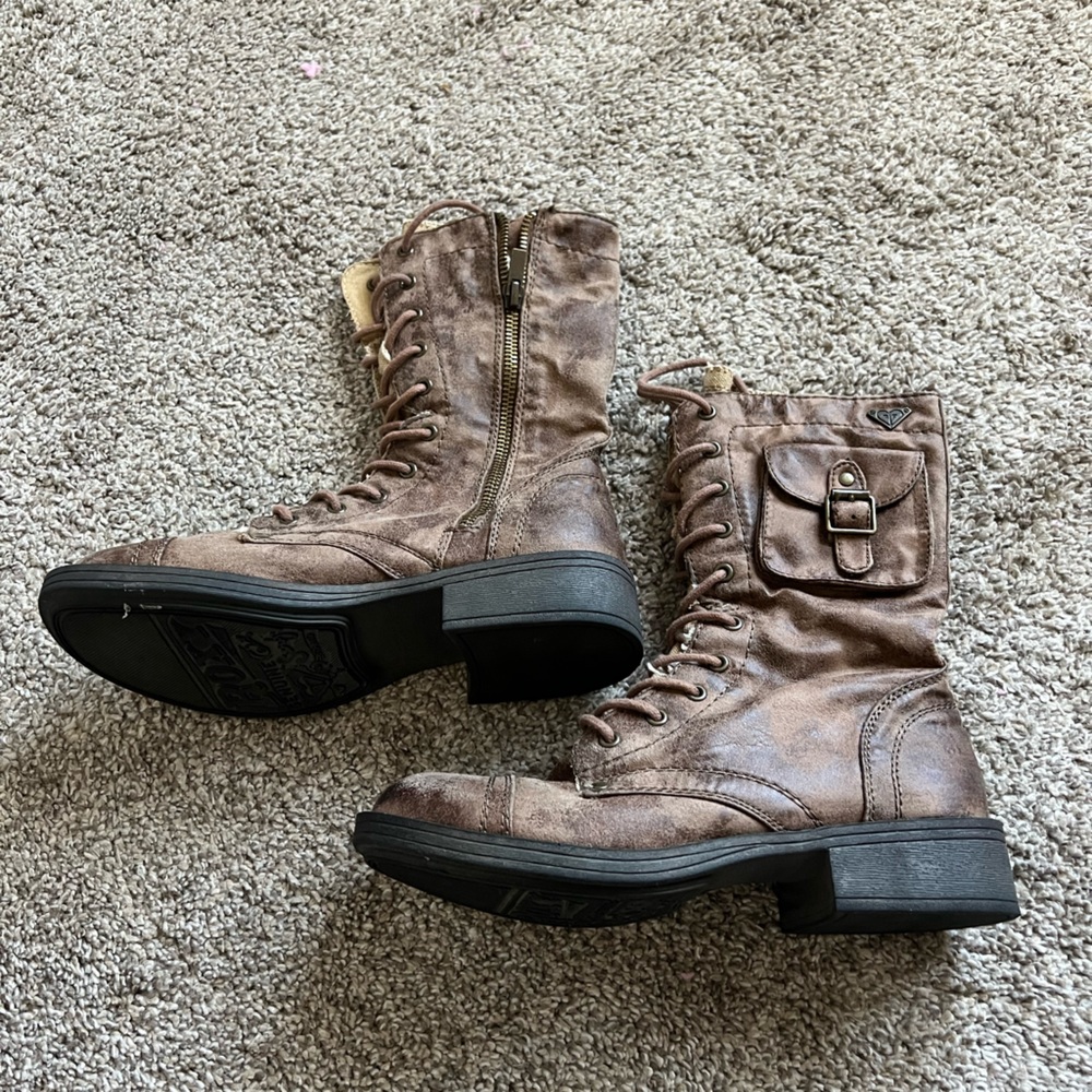 Roxy Seattle III combat boot (size 7.5)